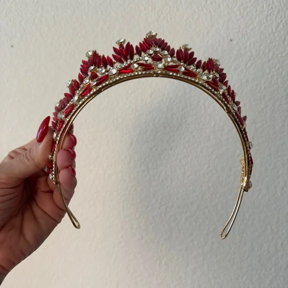 Red and Gold Crown - Picture 2 of 3